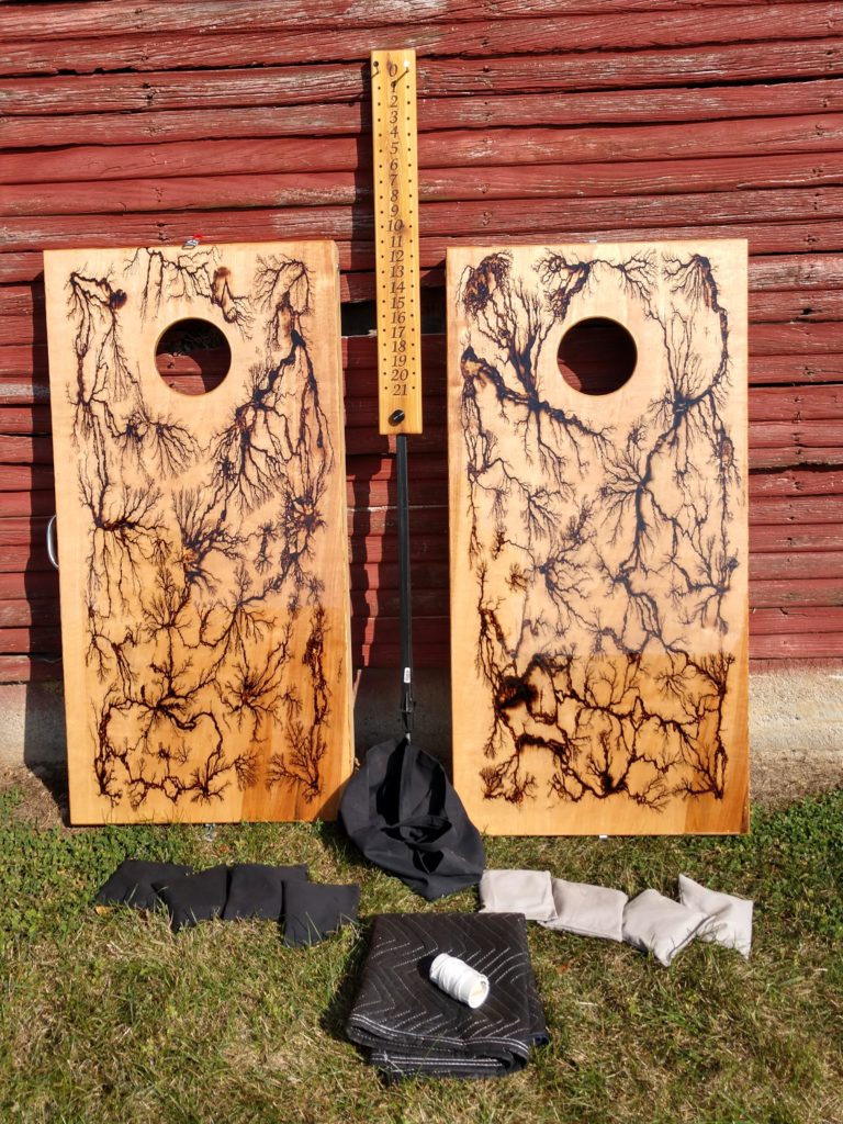 Cornhole set